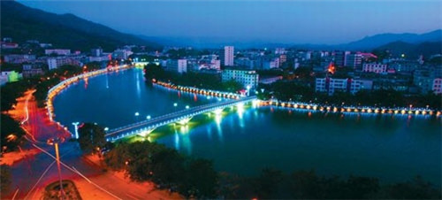 多彩贵州城是哪个省的旅游景点，多彩贵州城位于什么地方